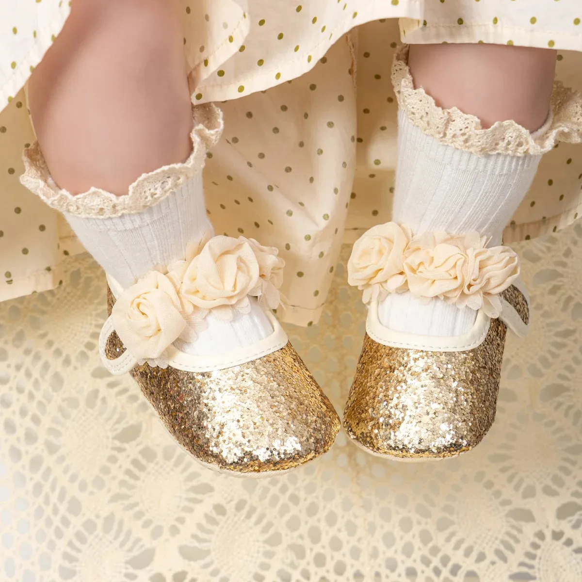 First Walkers Cotton Bottom Non-slip Flower Lace Shoes