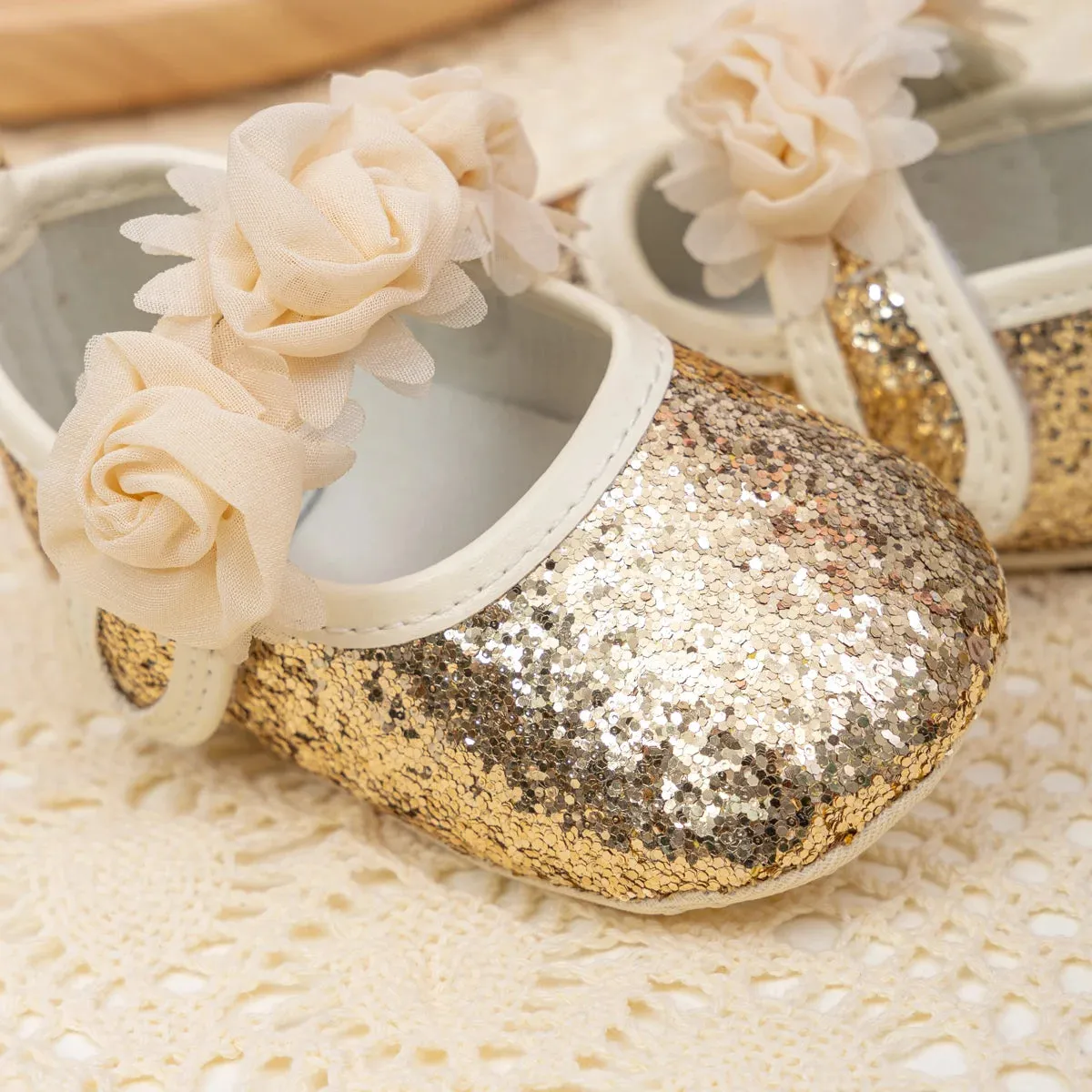 First Walkers Cotton Bottom Non-slip Flower Lace Shoes