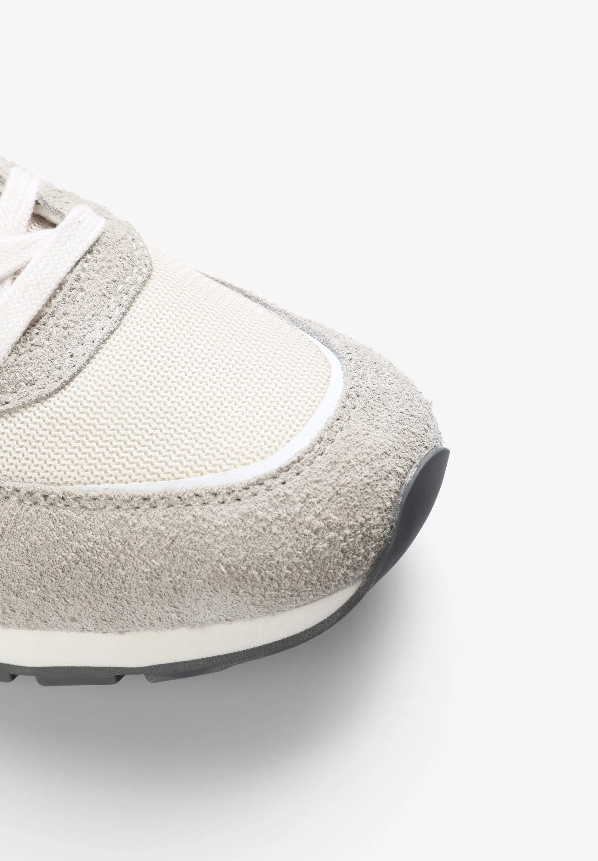 RETRO SKULL SNEAKERS